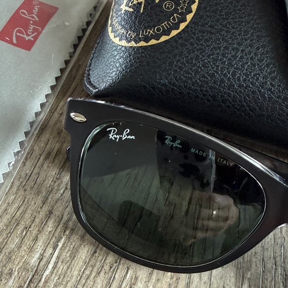 Ray-Ban Classic New Wayfarer Black Sunglasses ?️ with Case main image 16